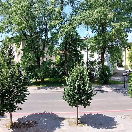 Cozy, Bright And Affordable Studio W/ Free Parking ليوبليانا المظهر الخارجي الصورة